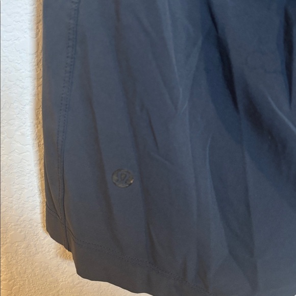 Lululemon Triple Black Men's Shorts Medium Blue Black Medium - Picture 4 of 5